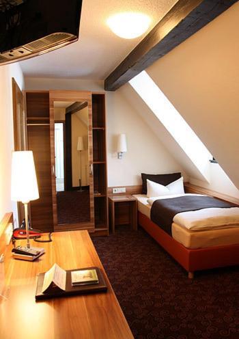 Hotel Goldener Hirsch Suhl Szoba fotó
